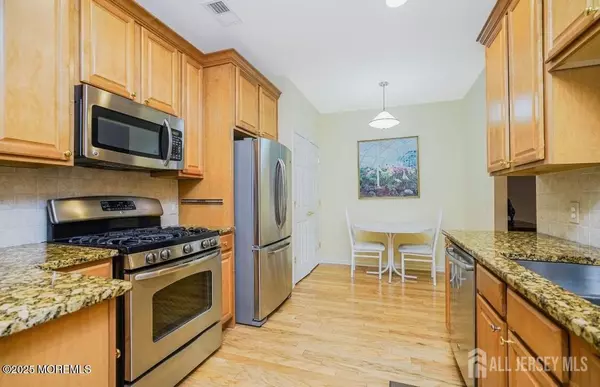 Morganville, NJ 07751,107 Knightsbridge LN