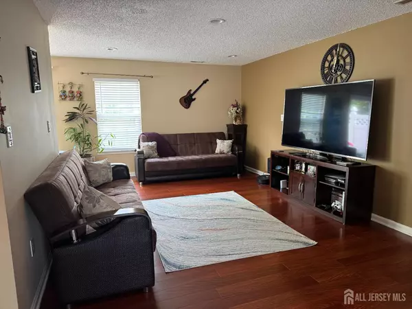 South Brunswick, NJ 08824,61 curtis CT