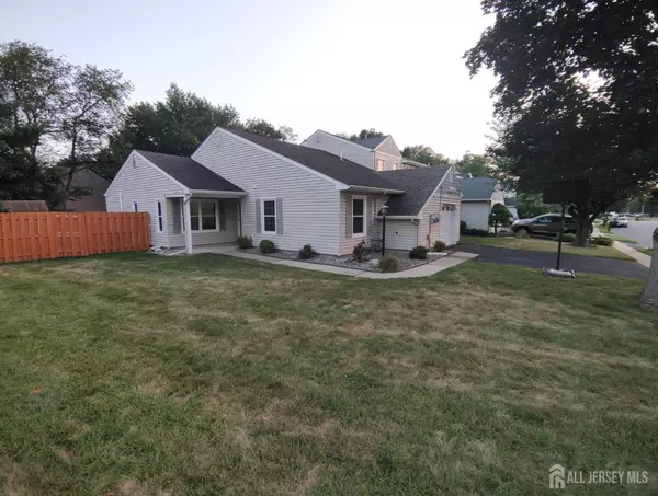 6 Stonewall DR,  Edison,  NJ 08820