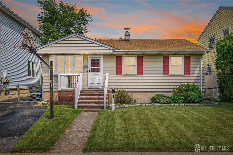 41 Summit AVE, Fords, NJ 08863