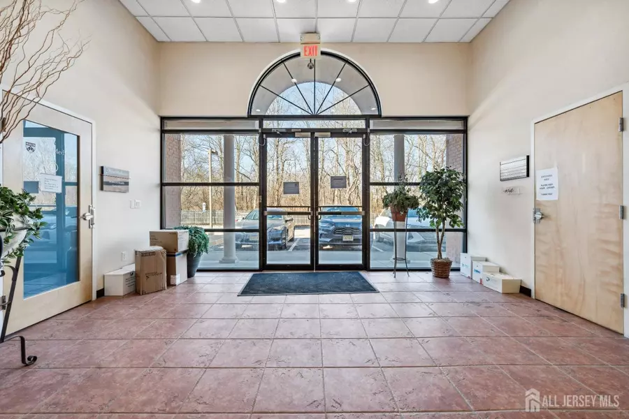 350 Forsgate DR, Monroe, NJ 08831