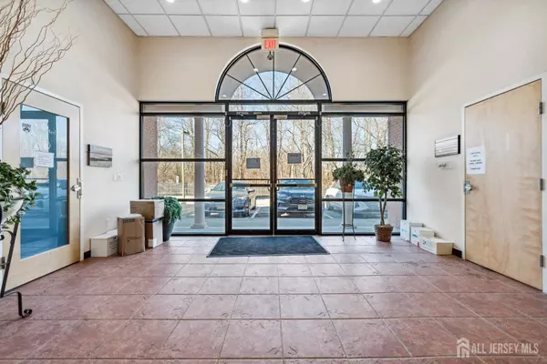 350 Forsgate DR, Monroe, NJ 08831