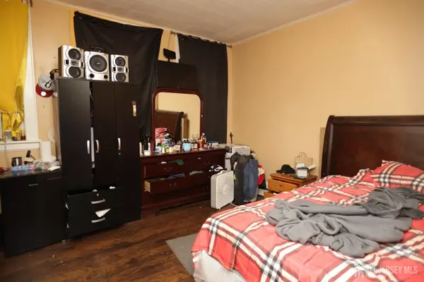 Perth Amboy, NJ 08861,522 Johnstone ST