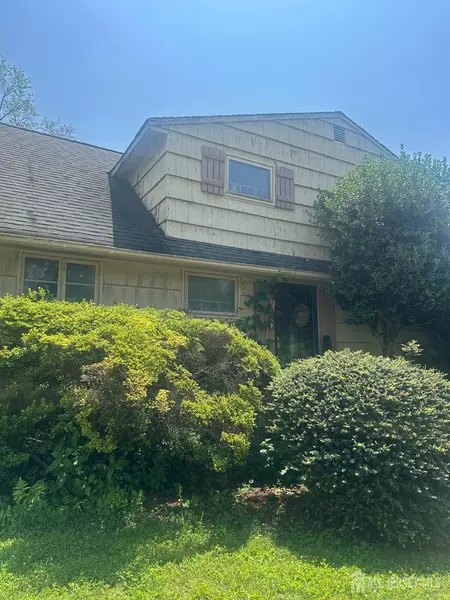 1290 Barkley PL, North Brunswick, NJ 08902