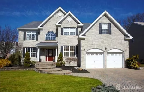 28 Woodfield CT, Franklin Twsp, NJ 08540