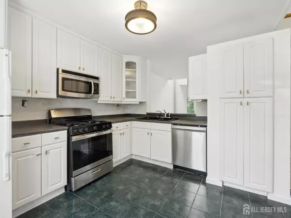 South Brunswick, NJ 08852,206 Ash CT