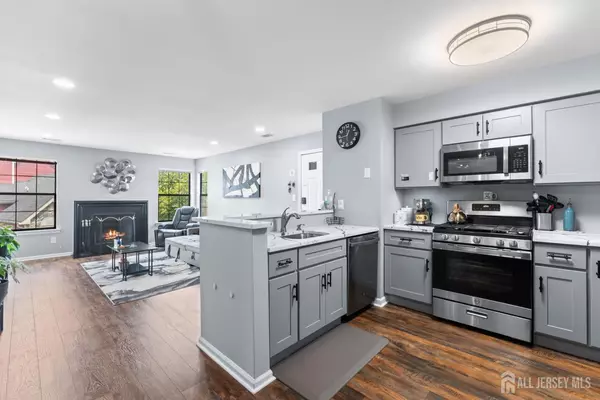 East Brunswick, NJ 08816,294 cozzens CT