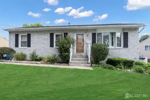 16 Walnut ST, Fords, NJ 08863