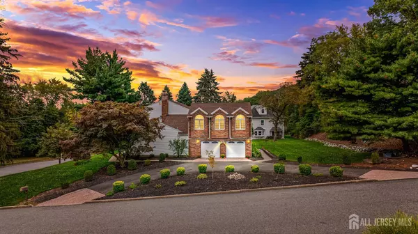 6 Old orchard CT, Hawthorne, NJ 07506