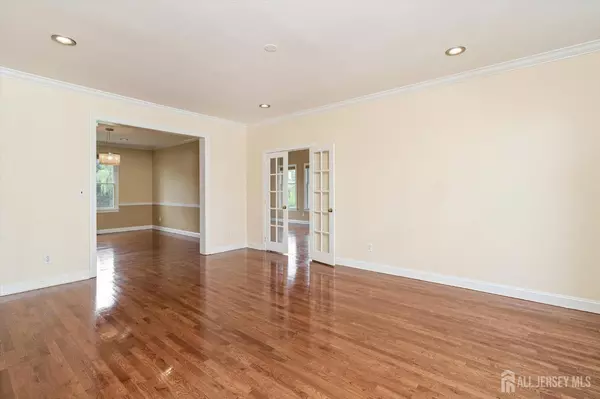 Plainsboro, NJ 08536,15 Medowlark DR