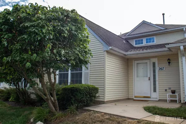 267 Nighthawk DR, Monroe, NJ 08831