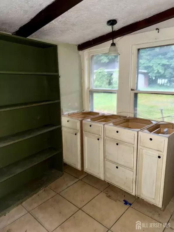 Spotswood, NJ 08884,59 devoe AVE