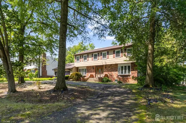23 Briarwood DR, Old Bridge, NJ 07747