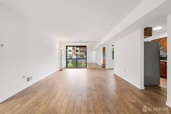 Edison, NJ 08817,1602 Raspberry CT