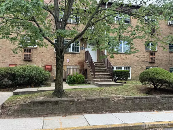 Edison, NJ 08817,76 College DR