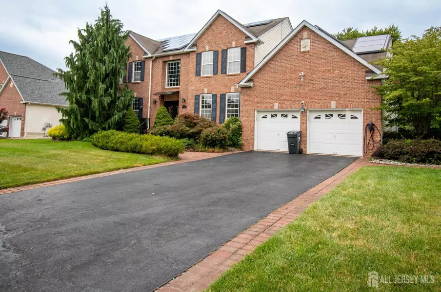 28 Mitchell DR, Monroe, NJ 08831