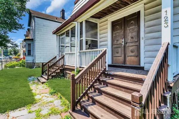 East Orange, NJ 07018,123 Steuben ST