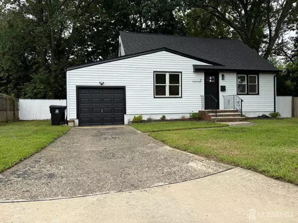 East Brunswick, NJ 08816,5 N lois AVE