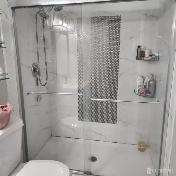 Bellmawr, NJ 08031,309 Oakland AVE