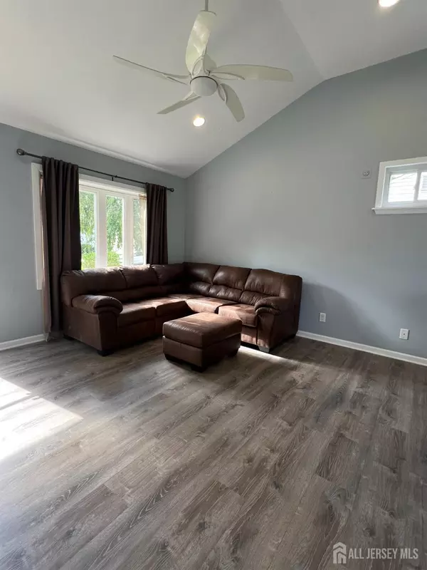 Middlesex, NJ 08846,126 Third ST