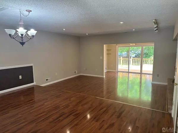 62 Goodwin DR, North Brunswick, NJ 08902