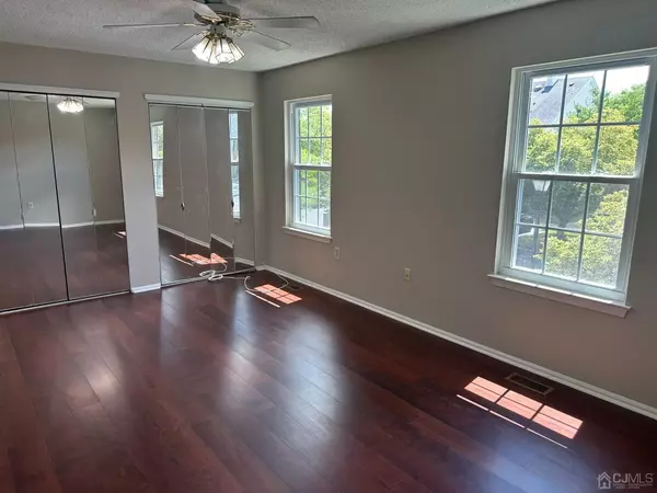 North Brunswick, NJ 08902,62 Goodwin DR