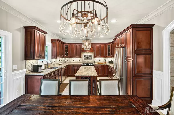 Aberdeen, NJ 07747,45 White Oak LN