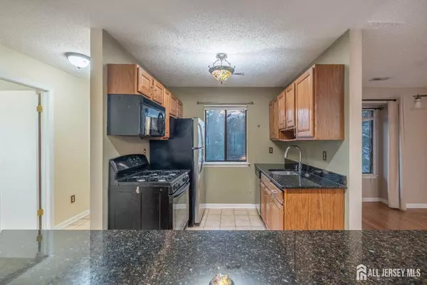 Edison, NJ 08820,54 Gate House LN
