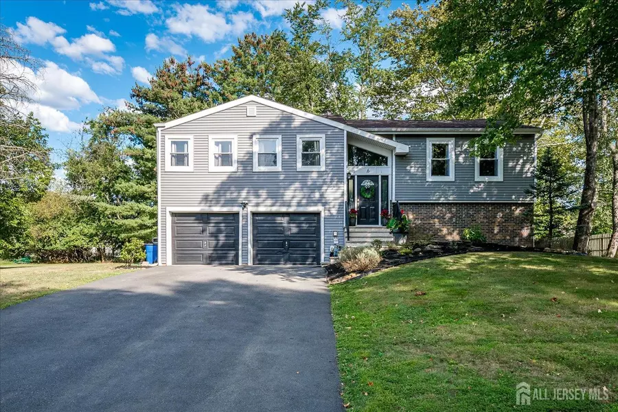 6 Donner CT, South Brunswick, NJ 08852