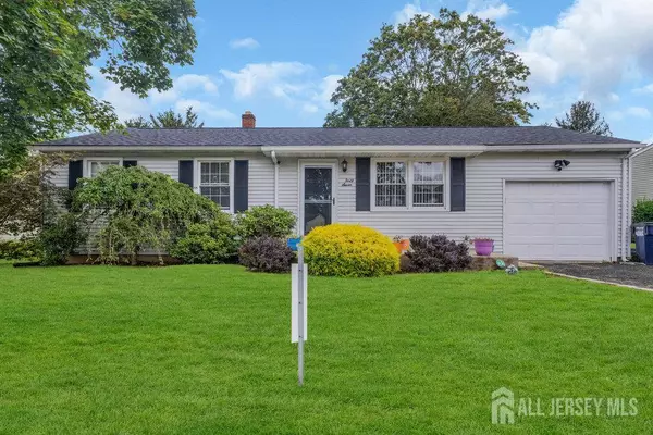 47 Brandywine CIR, Piscataway, NJ 08854
