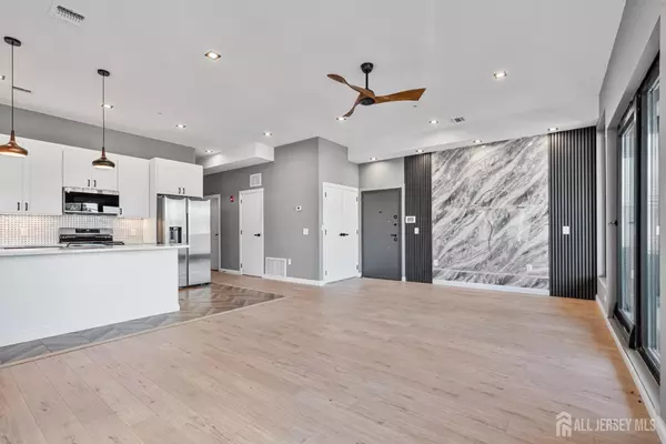 New Brunswick, NJ 08901,150 Easton AVE #2