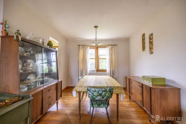 Menlo Park Terrace, NJ 08840,140 Ethel ST