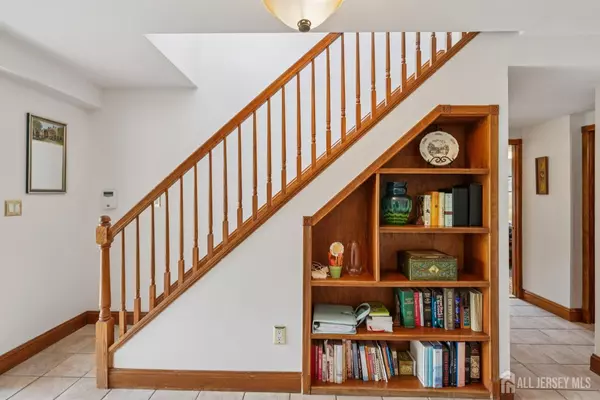 Aberdeen, NJ 07747,40 NORTH CIR