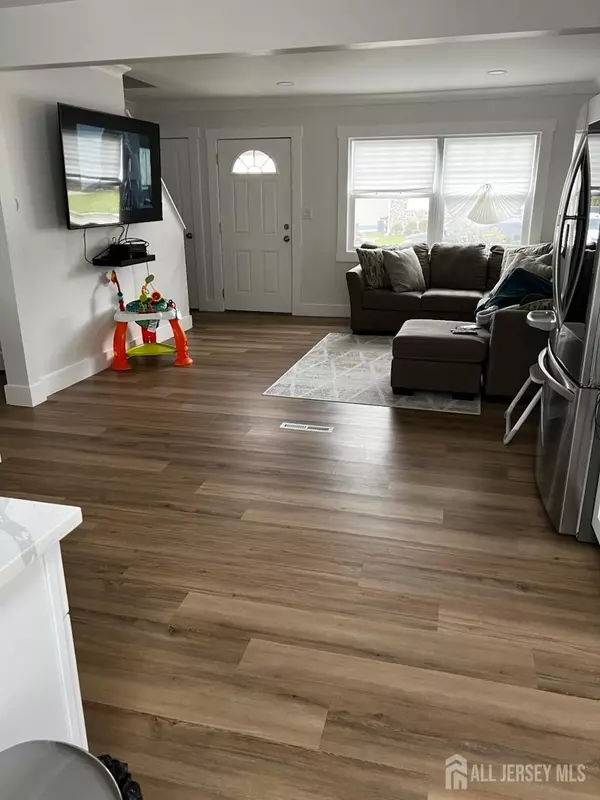 Sayreville, NJ 08872,18 6th ST