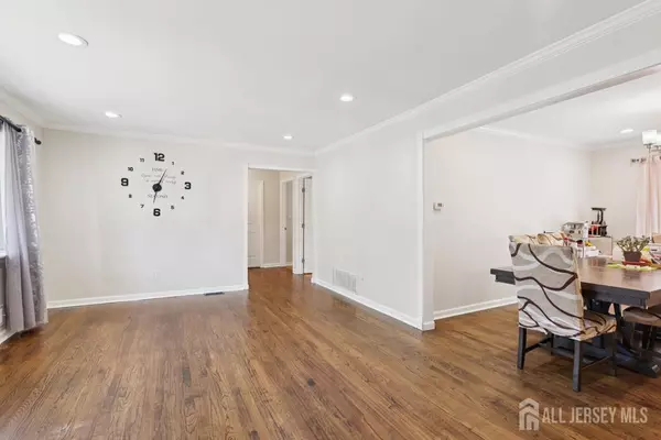 Edison, NJ 08817,113 Stony RD