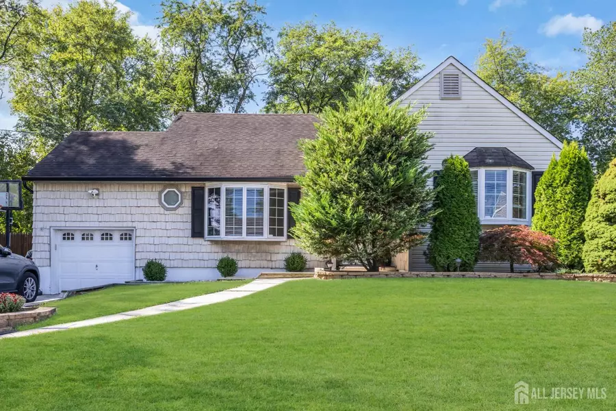 38 Madie AVE, Spotswood, NJ 08884