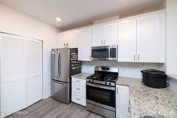 Monroe, NJ 08831,936 Vanderbergh BLVD