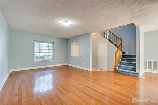 South Brunswick, NJ 08810,39 Jeffrey CIR