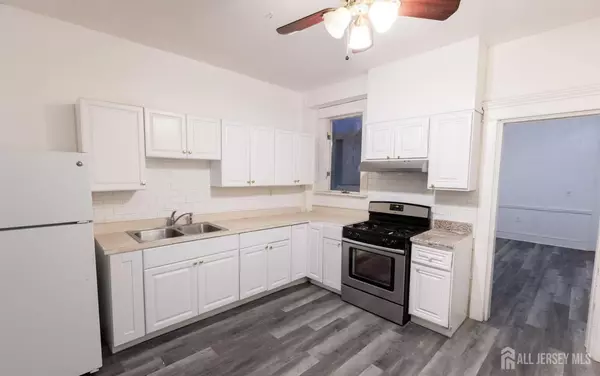 Perth Amboy, NJ 08816,110 Rector ST #1