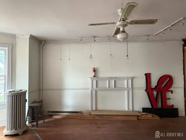 Cranbury, NJ 08512,61 N Main ST