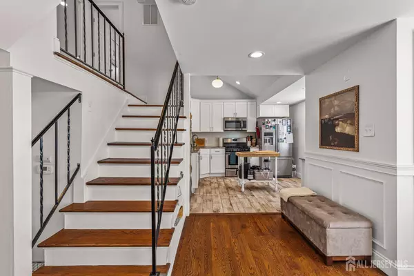 Colonia, NJ 07067,15 McKinley AVE