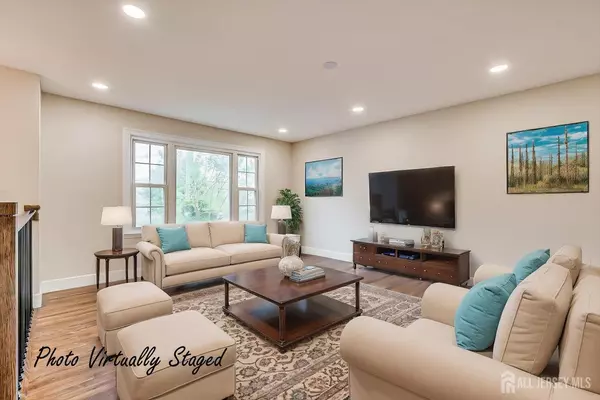 Edison, NJ 08817,3 Birch RD