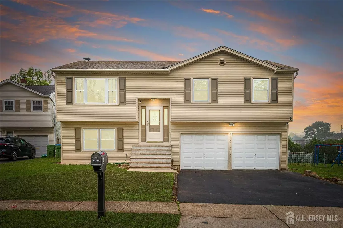 Edison, NJ 08817,3 Birch RD