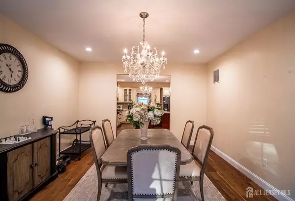 South Brunswick, NJ 08852,13 Deans LN