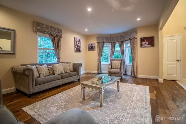 South Brunswick, NJ 08852,13 Deans LN