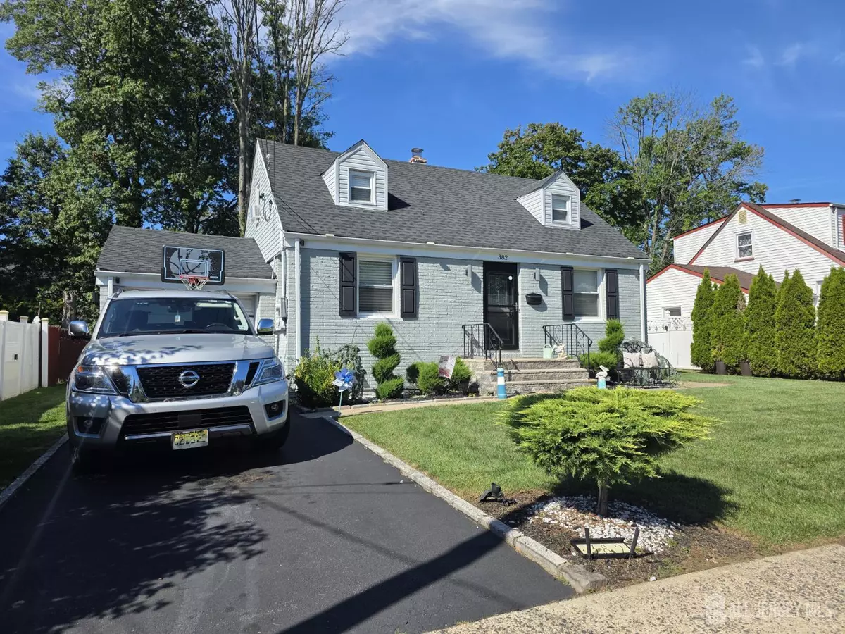 Roselle, NJ 07203,382 Douglas RD