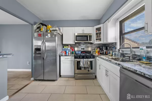 Sayreville, NJ 08872,11 Chesterfield WAY