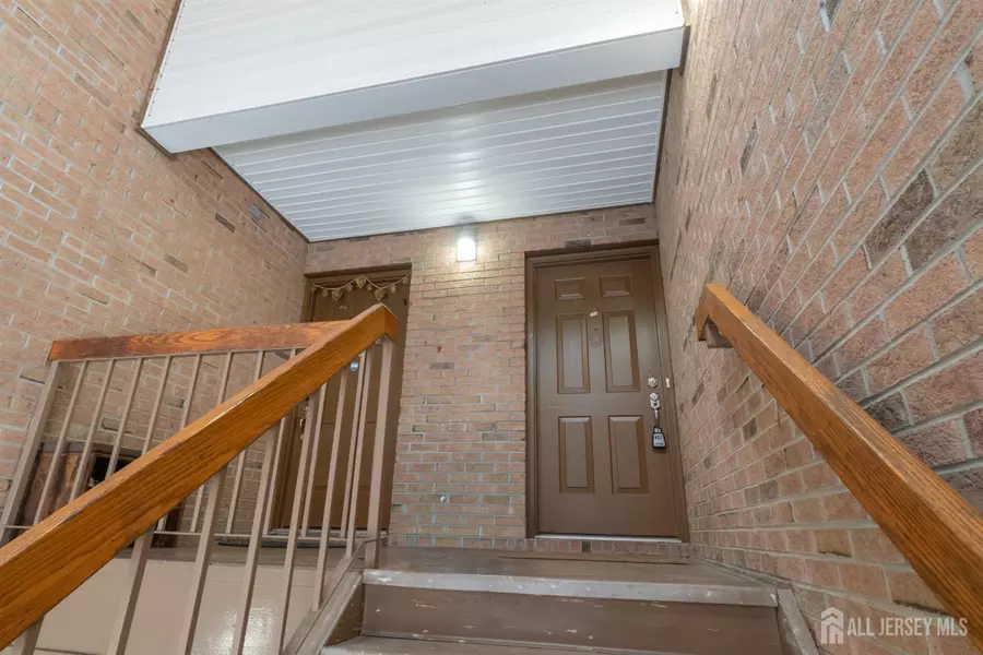 166 Hidden Hollow CT, Edison, NJ 08820