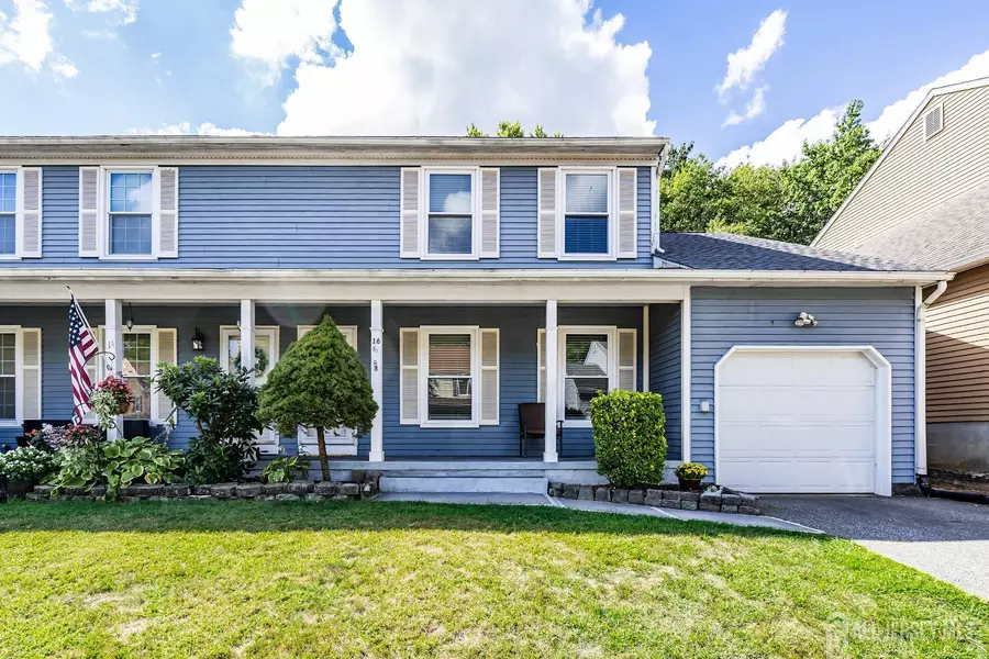 16 Buttonwood DR, East Brunswick, NJ 08816