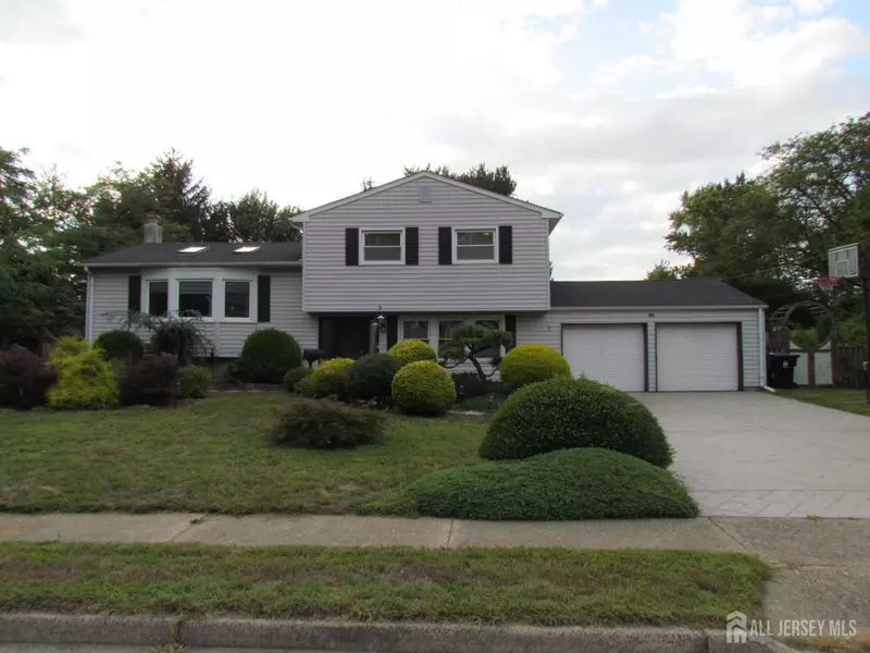 7 Wellington RD, East Brunswick, NJ 08816